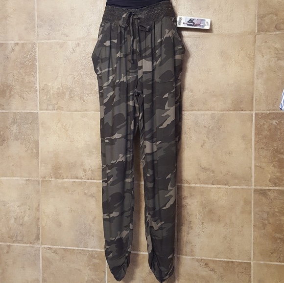 Rewash Camo Pants - Picture 5 of 8